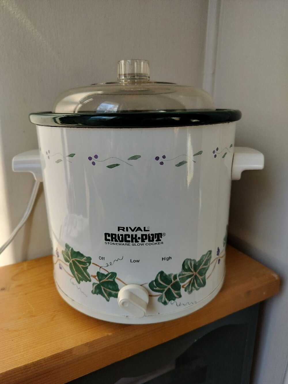 Vintage Rival Crock Pot - Ivy Pattern 2.5 Q